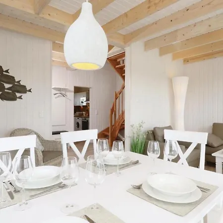 別荘 Stunning In Ostseeresort