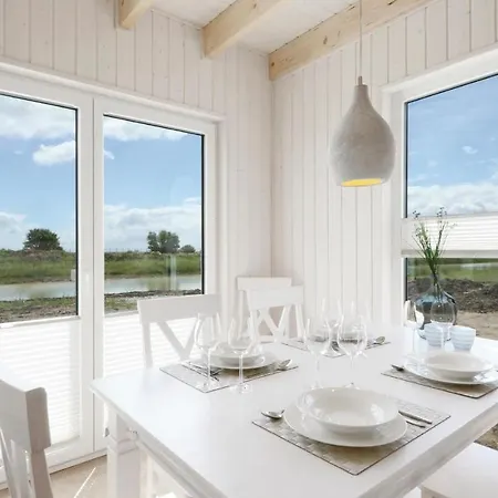 Amazing In Ostseeresort With 2 Bedrooms, Sauna&wifi Vakantiehuis Olpenitz